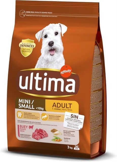 Paquete de comida para perros con ingredientes saludables y balanceados.